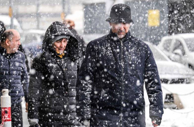 Meteoroloji alarm verdi: İstanbul ve 13 kent için sarı kodlu uyarı! Cuma yoğun kar geliyor 3